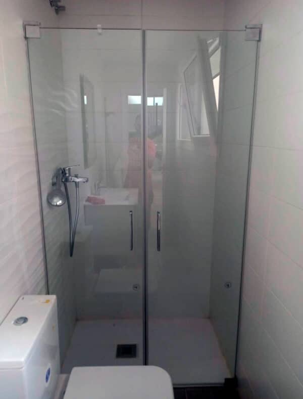 FURO-B12_Customers_Shower-enclosure-made-to-measure-(13)