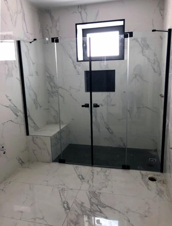 FURO-B14_Customers_Shower-enclosure-made-to-measure-(2)