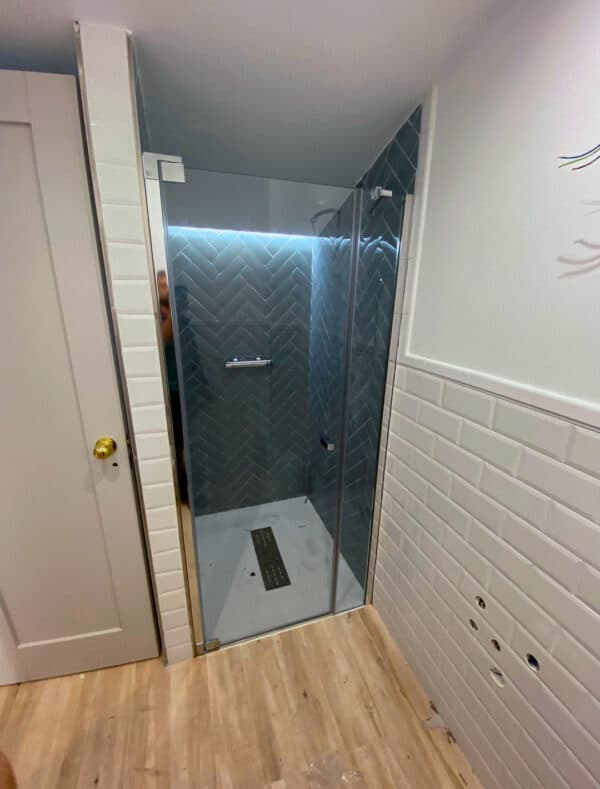 FURO-B15_Customers_Shower-enclosure-made-to-measure-(38)