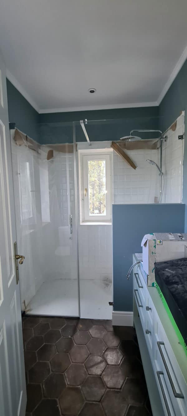 FURO-B15_Customers_Shower-enclosure-made-to-measure-(43)