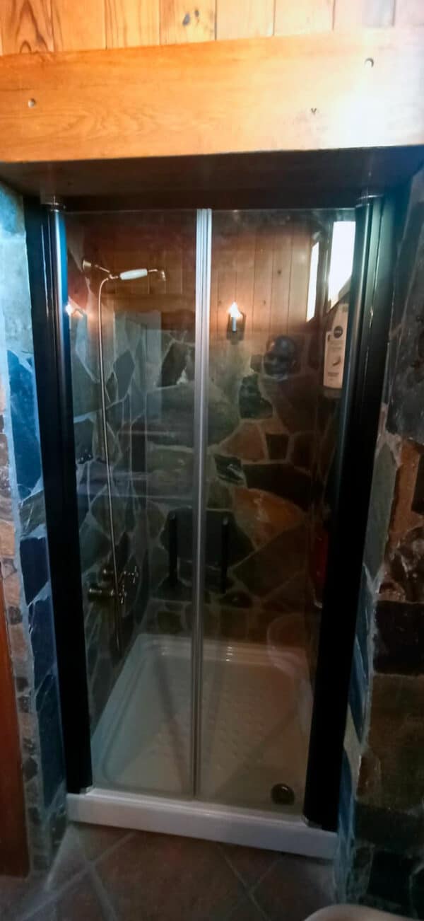 FURO-P12_Customers_Shower-enclosure-made-to-measure-(3)