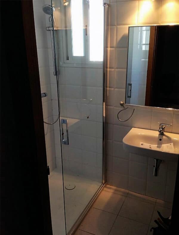 FURO-P30_Customers_Shower-enclosure-made-to-measure