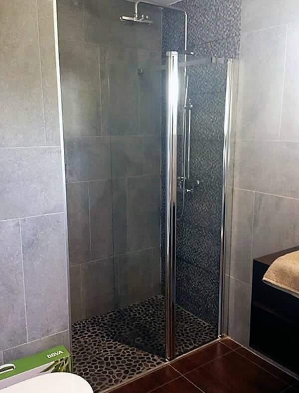 WALK-IN-P05_Customers_Shower-enclosure-made-to-measure-(1)